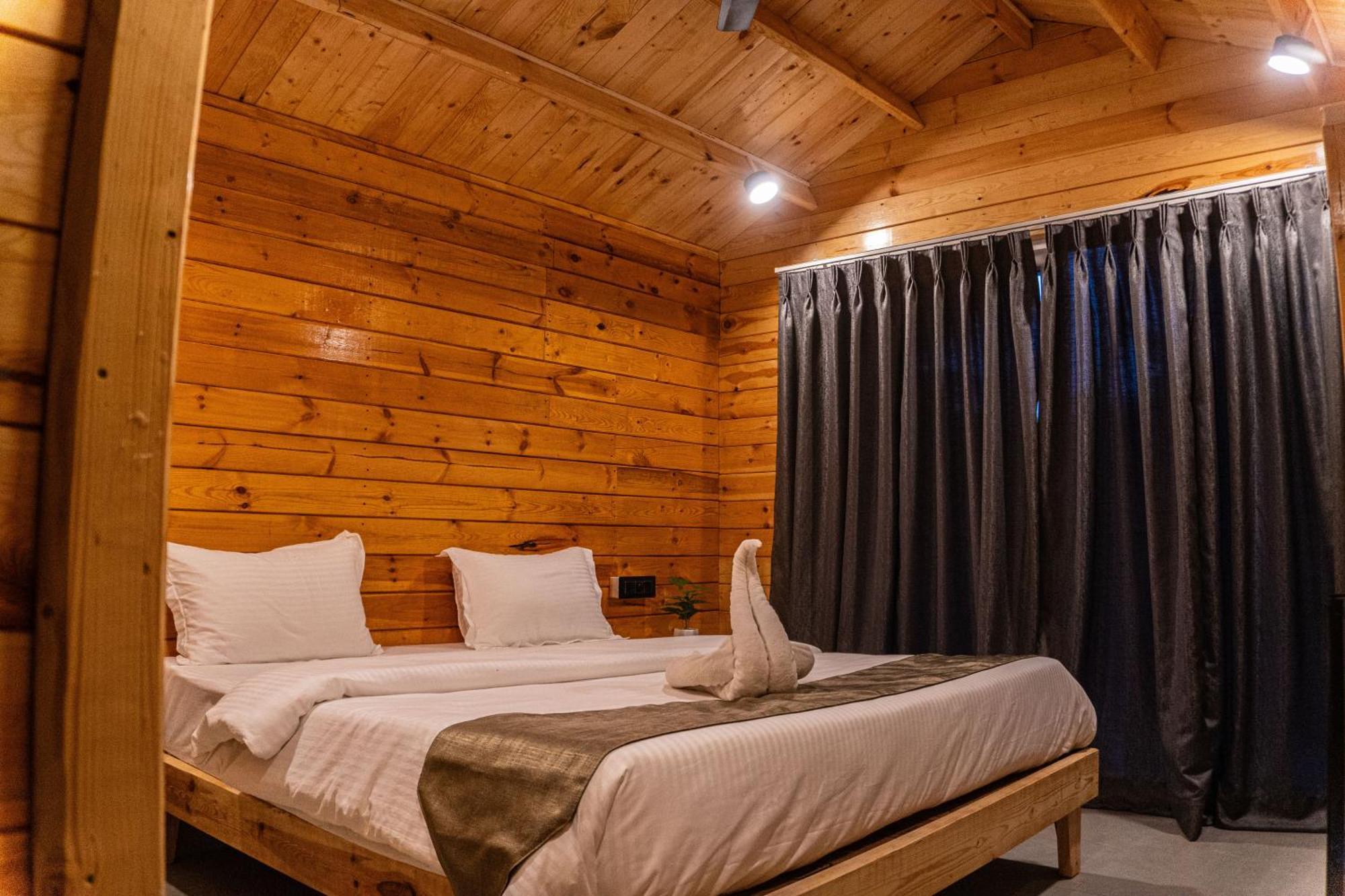 Tranquill Riverside Luxury Cottages With Bathtub, Candolim Bagian luar foto